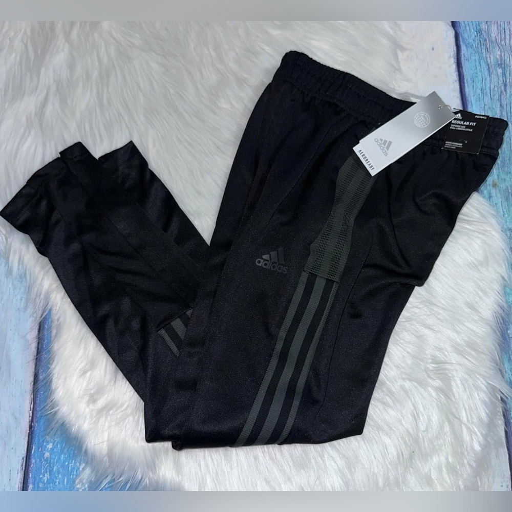 NWT Adidas boys pants size small